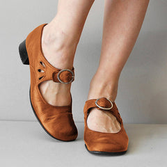 Retro French Low-heeled Buckled Pumps